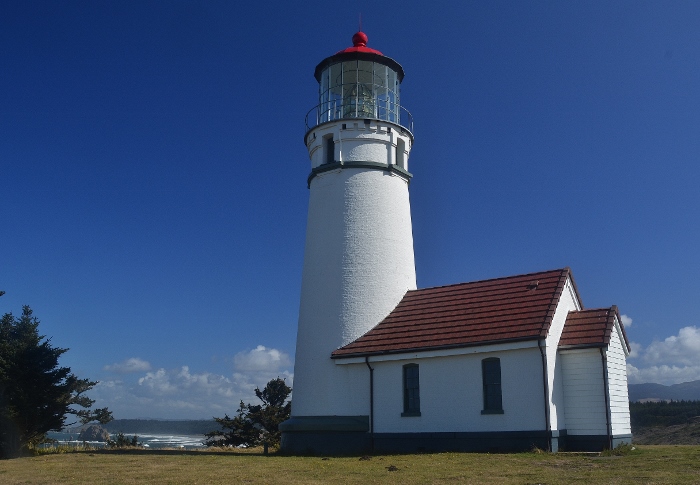 the cape blanco lighthouse